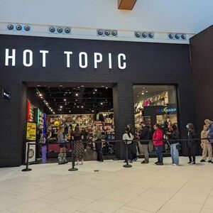 SHARE SHOW LIKE THIS POST IF YOU LIKE HOT TOPIC STUFF LIKE I DO